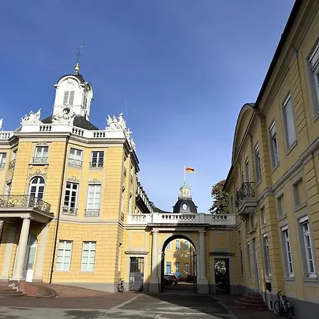 Direkt Am Schloss!